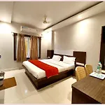 Hotel Home! Premium #Town Puri Near Golden Beach And Shree Jagannath Temple - Fully-Air-Conditioned-With-Lift-Wifi-Home Style-Food Menu-And Parking Facilities - Excellent Customer Service Awarded - Best Seller
