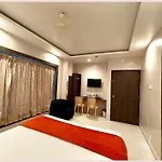 Hotel Home! Premium #Town Puri Near Golden Beach And Shree Jagannath Temple - Fully-Air-Conditioned-With-Lift-Wifi-Home Style-Food Menu-And Parking Facilities - Excellent Customer Service Awarded - Best Seller