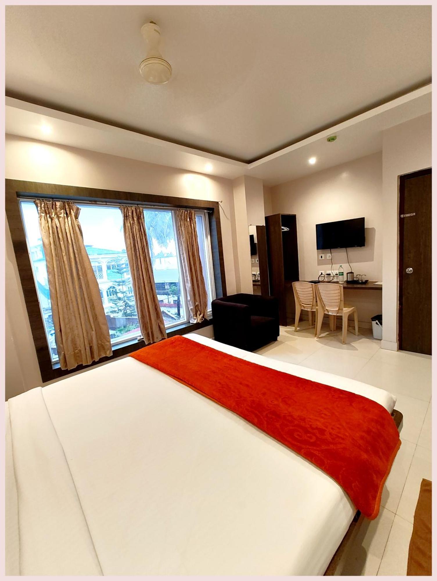 Home! Premium #town Near Golden And Shree Jagannath Temple - Fully-air-conditioned-with-lift-wifi-home Style-food Menu-and Parking Facilities - Excellent Customer Service Awarded - Seller Hotel 4*