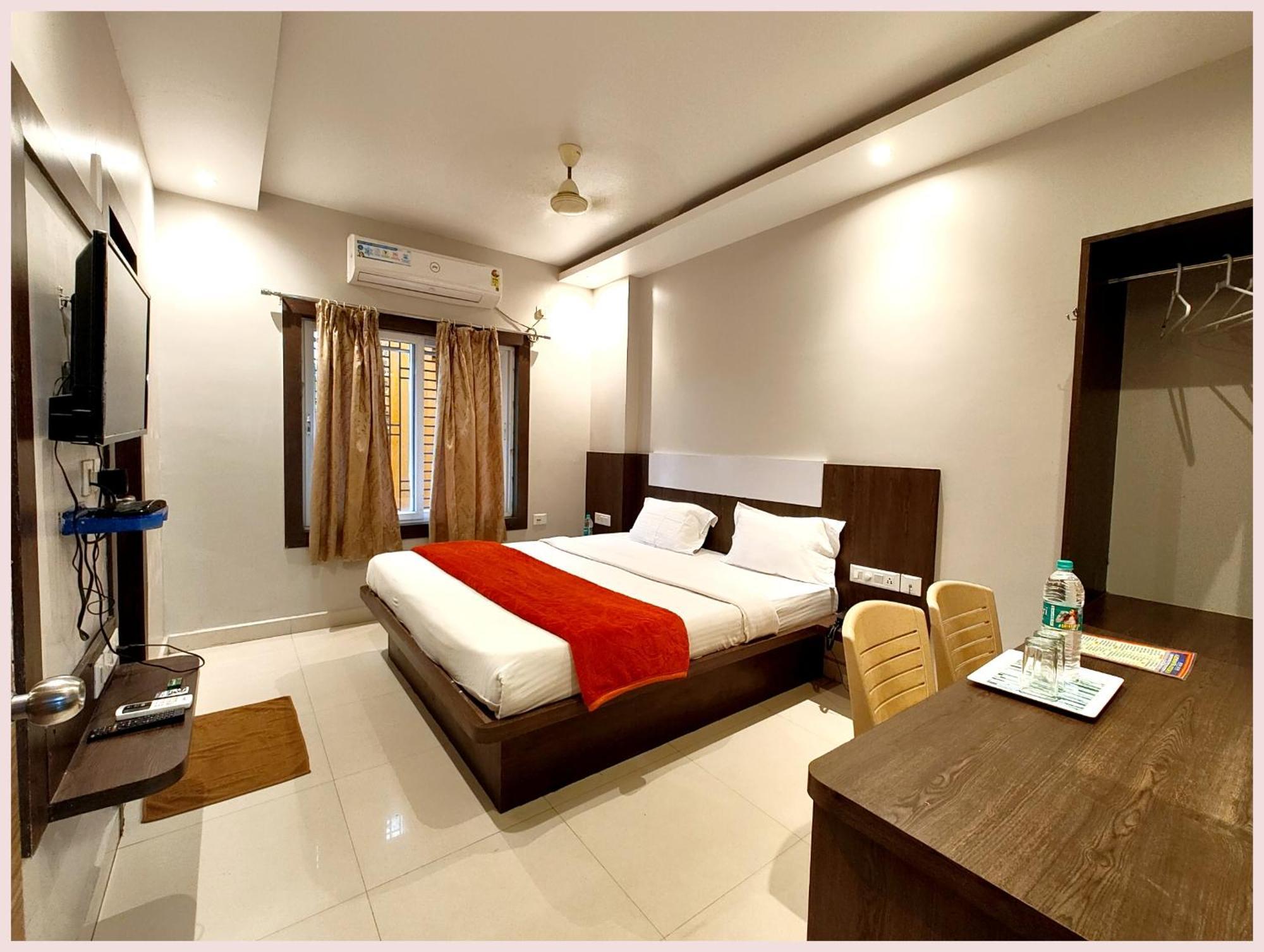 Hotel Home! Premium #town Near Golden And Shree Jagannath Temple - Fully-air-conditioned-with-lift-wifi-home Style-food Menu-and Parking Facilities - Excellent Customer Service Awarded - Seller Puri