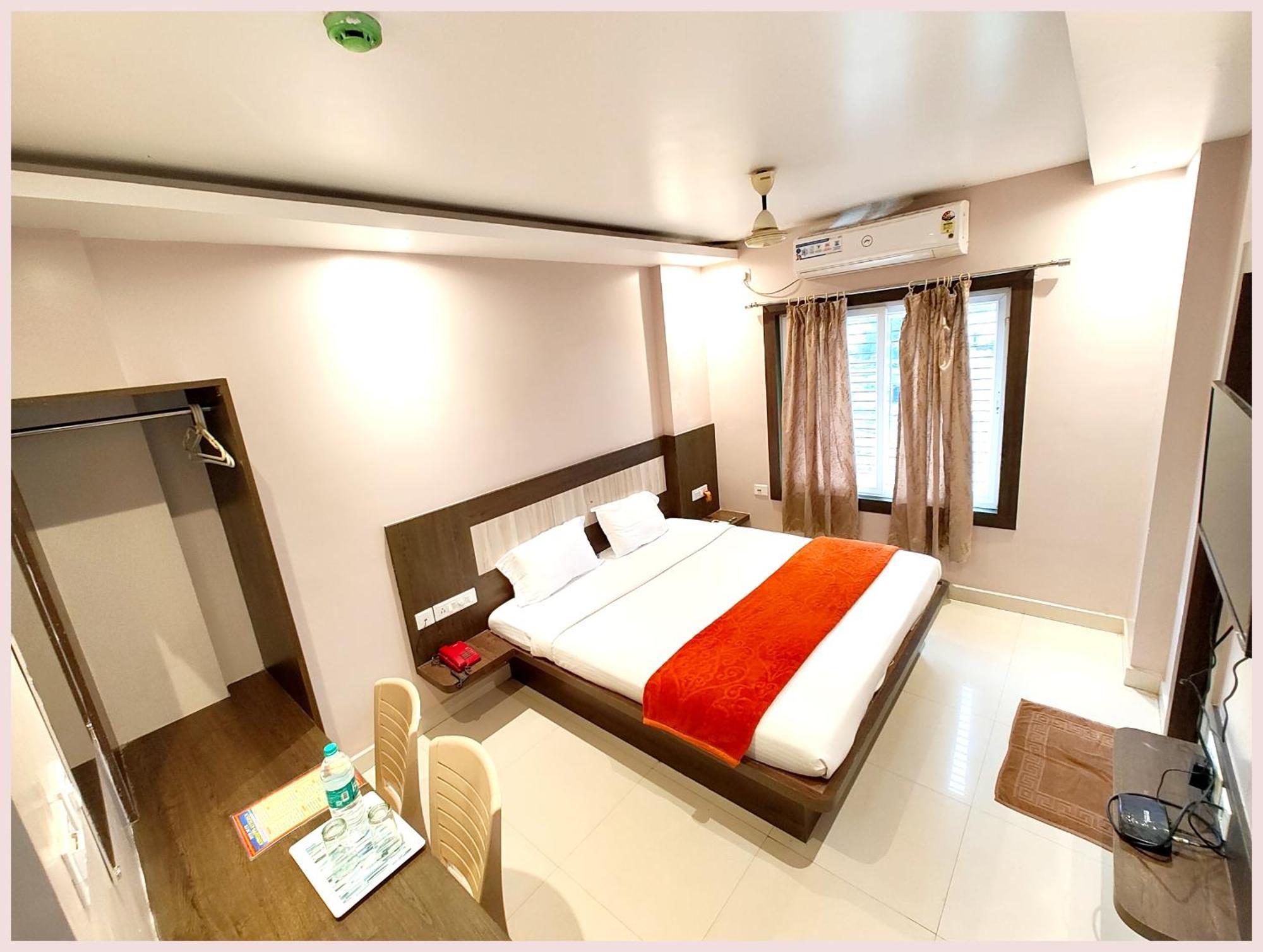 Hotel Home! Premium #town Near Golden And Shree Jagannath Temple - Fully-air-conditioned-with-lift-wifi-home Style-food Menu-and Parking Facilities - Excellent Customer Service Awarded - Seller