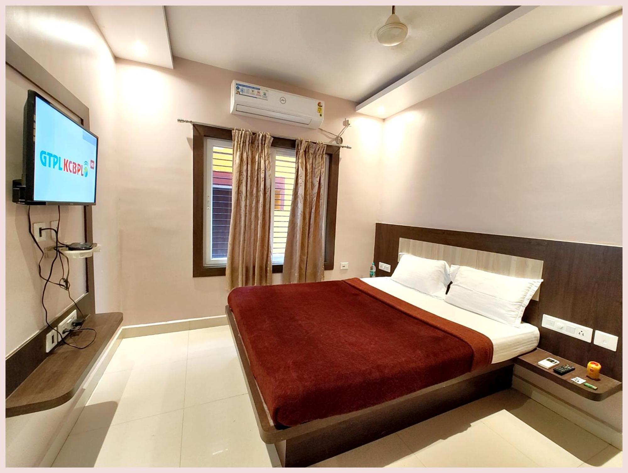 Hotel Home! Premium #town Near Golden And Shree Jagannath Temple - Fully-air-conditioned-with-lift-wifi-home Style-food Menu-and Parking Facilities - Excellent Customer Service Awarded - Seller