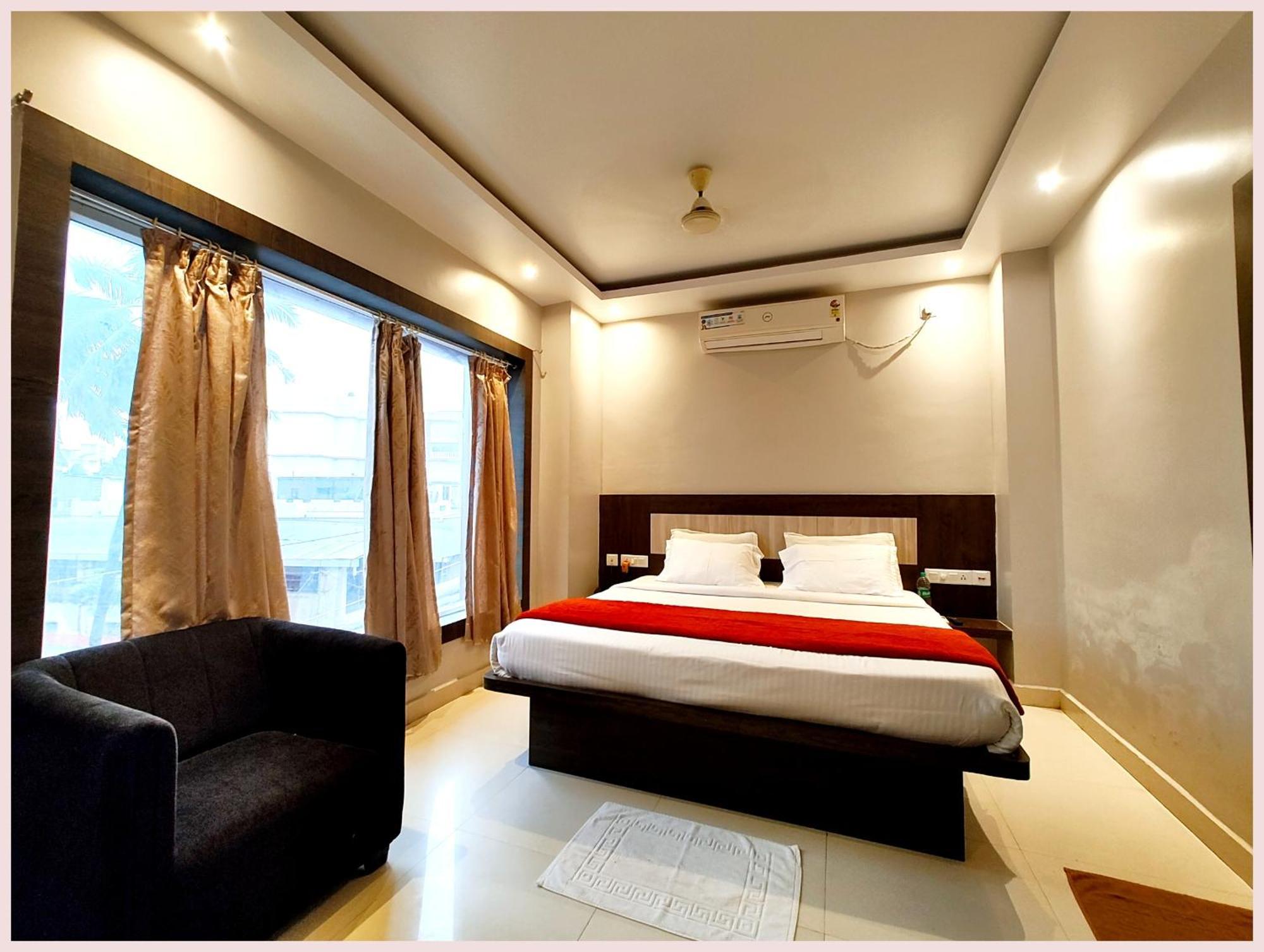 Home! Premium #town Near Golden And Shree Jagannath Temple - Fully-air-conditioned-with-lift-wifi-home Style-food Menu-and Parking Facilities - Excellent Customer Service Awarded - Seller 4* Puri