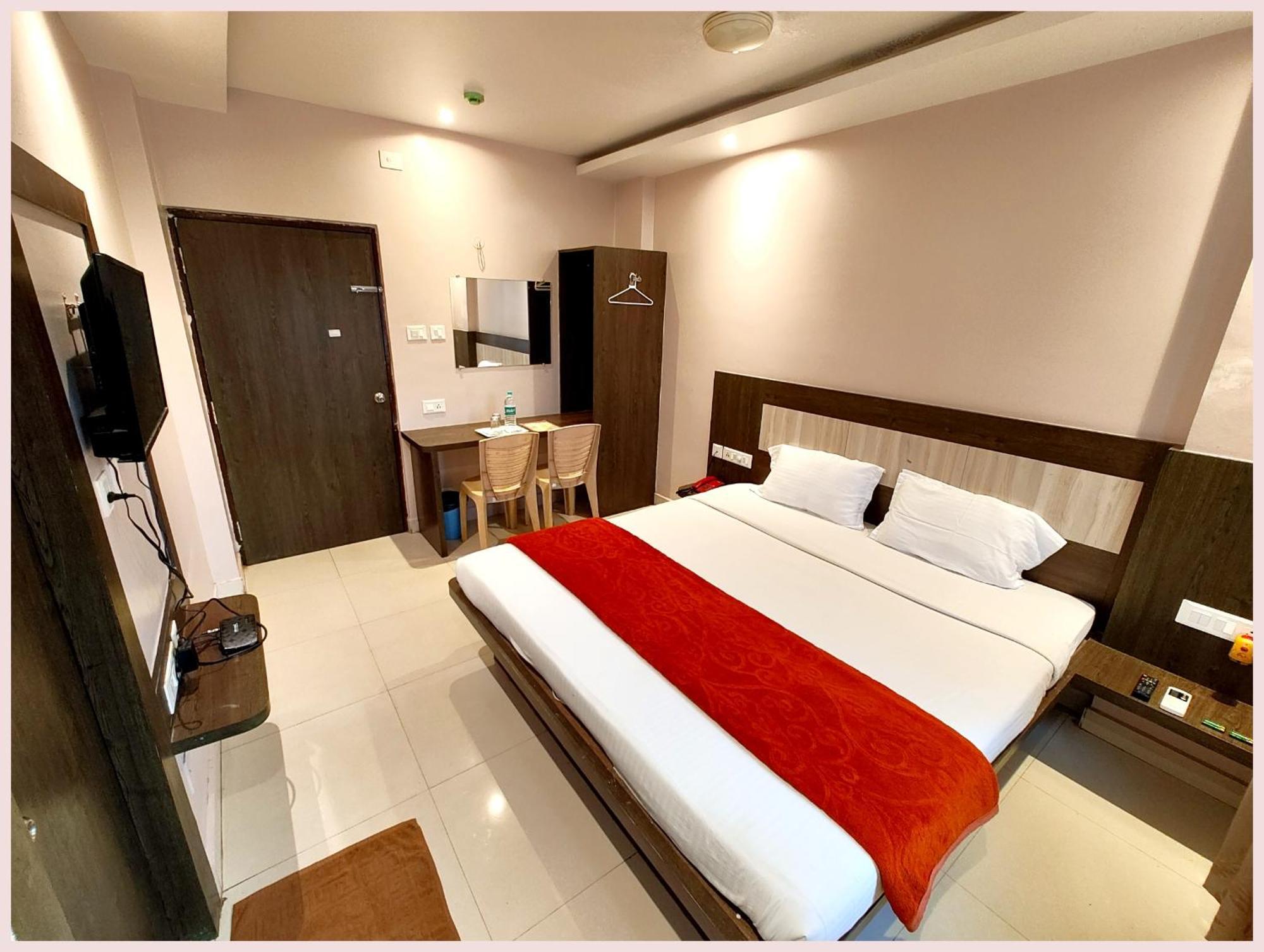 Home! Premium #town Near Golden And Shree Jagannath Temple - Fully-air-conditioned-with-lift-wifi-home Style-food Menu-and Parking Facilities - Excellent Customer Service Awarded - Seller 4*